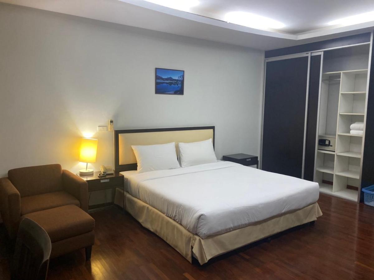 The Park 304 Executive Serviced Apartment Si Maha Phot Dış mekan fotoğraf