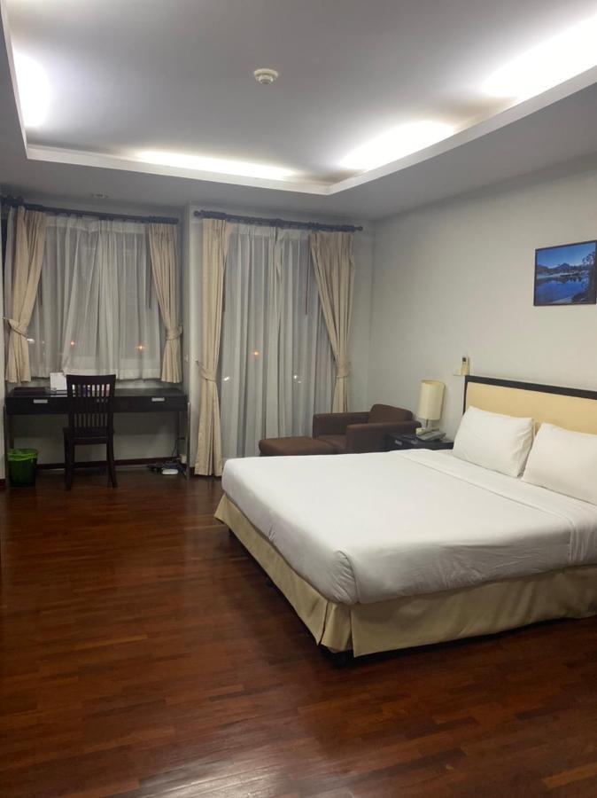 The Park 304 Executive Serviced Apartment Si Maha Phot Dış mekan fotoğraf